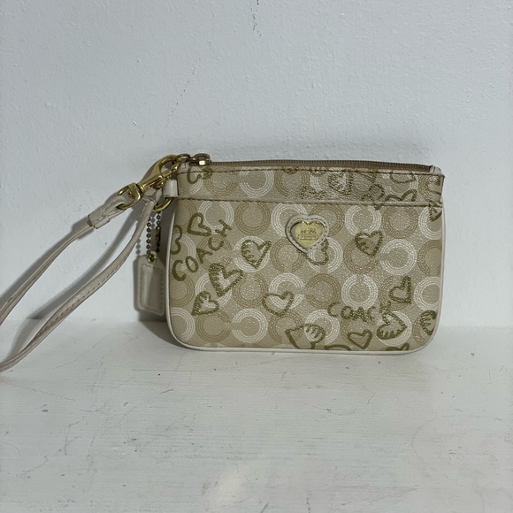 COACH Waverly Hearts wristlet #43756 - Picture 3 of 6